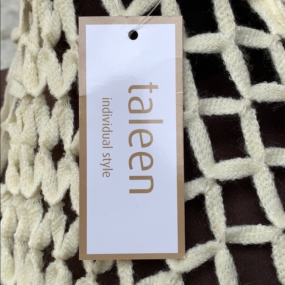NWT Taleen Ivory Infinity Scarf. - Picture 7 of 10